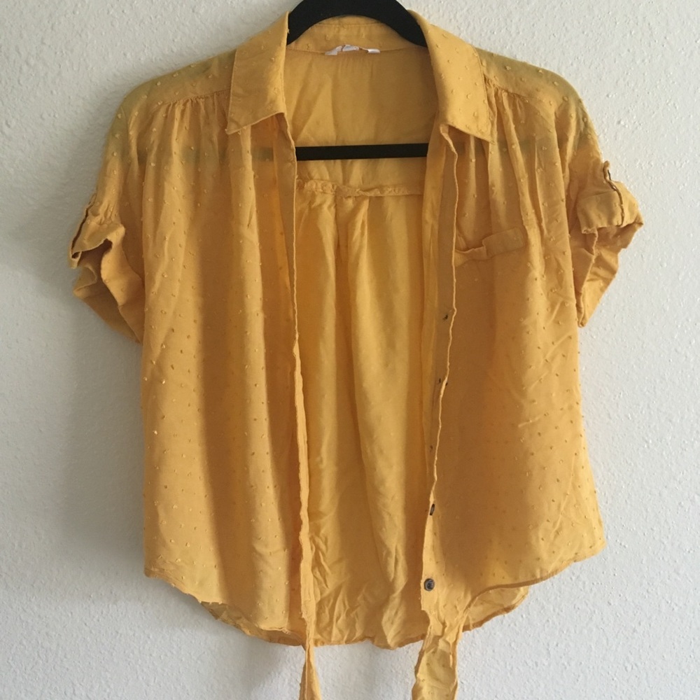 Beautiful golden buttoned blouse!